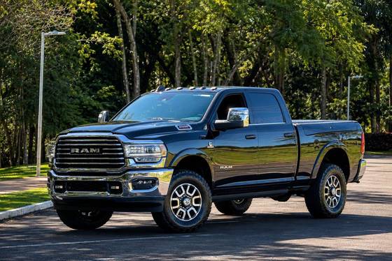 RAM 3500 6.7 I6 TURBO DIESEL LIMITED LONGHORN CD 4X4  AUTOMÁTICO